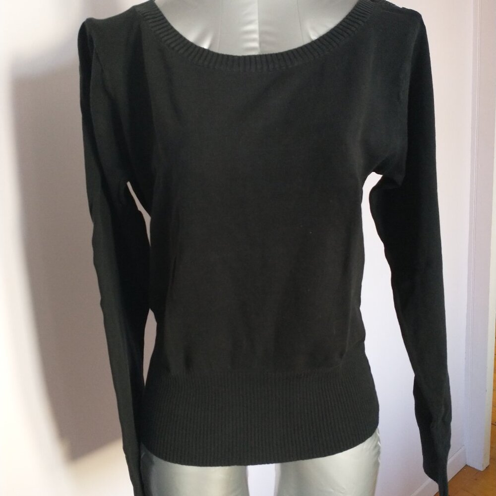 Tops (2) - Picture 3 of 7